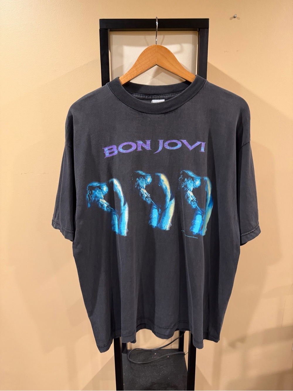 Vintage Bon Jovi 1995 World Tour Faded Band Tee - Picture 14 of 15
